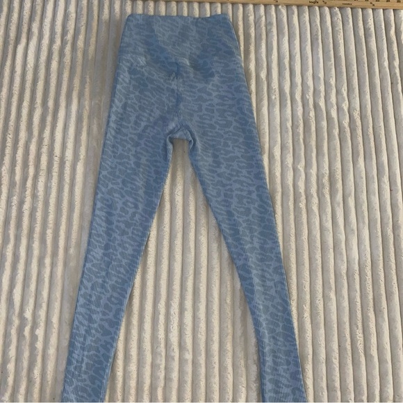 Carbon38 Blue and Gray Cheetah Patterned Leggings Size XS Ribbed - Picture 2 of 9